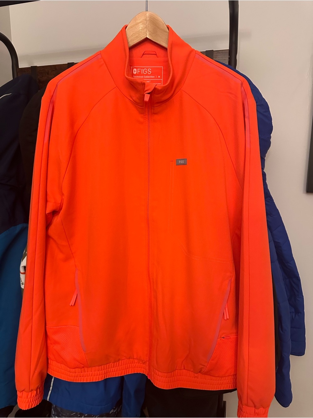 FIGS Like New Men’s Vibrant Bomber Performance Full-Zip Jacket M